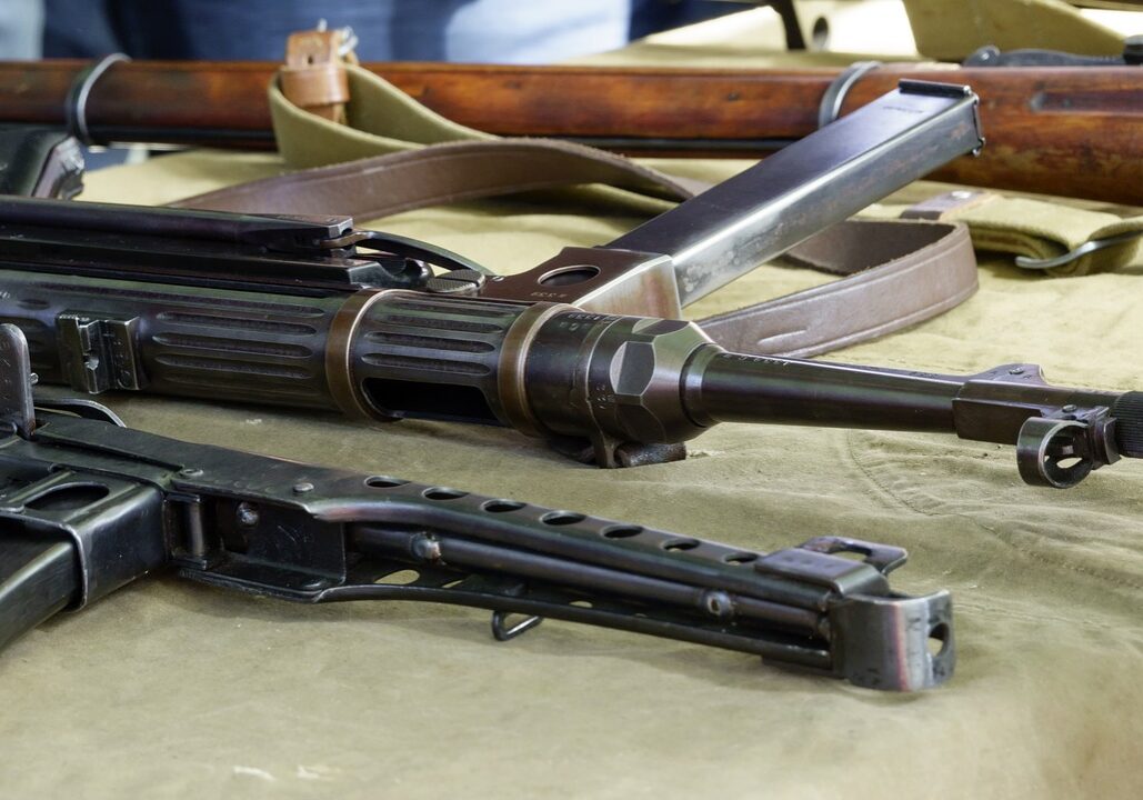 Machine guns lying on a table